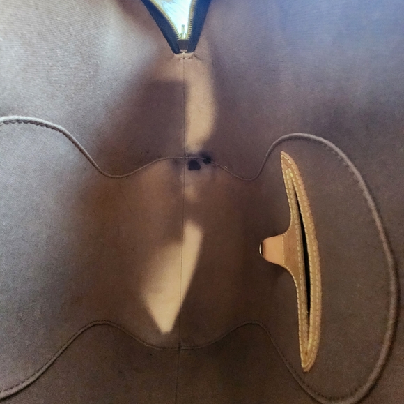 Louis Vuitton Ellipse MM Monogrammed Bag - Picture 7 of 13